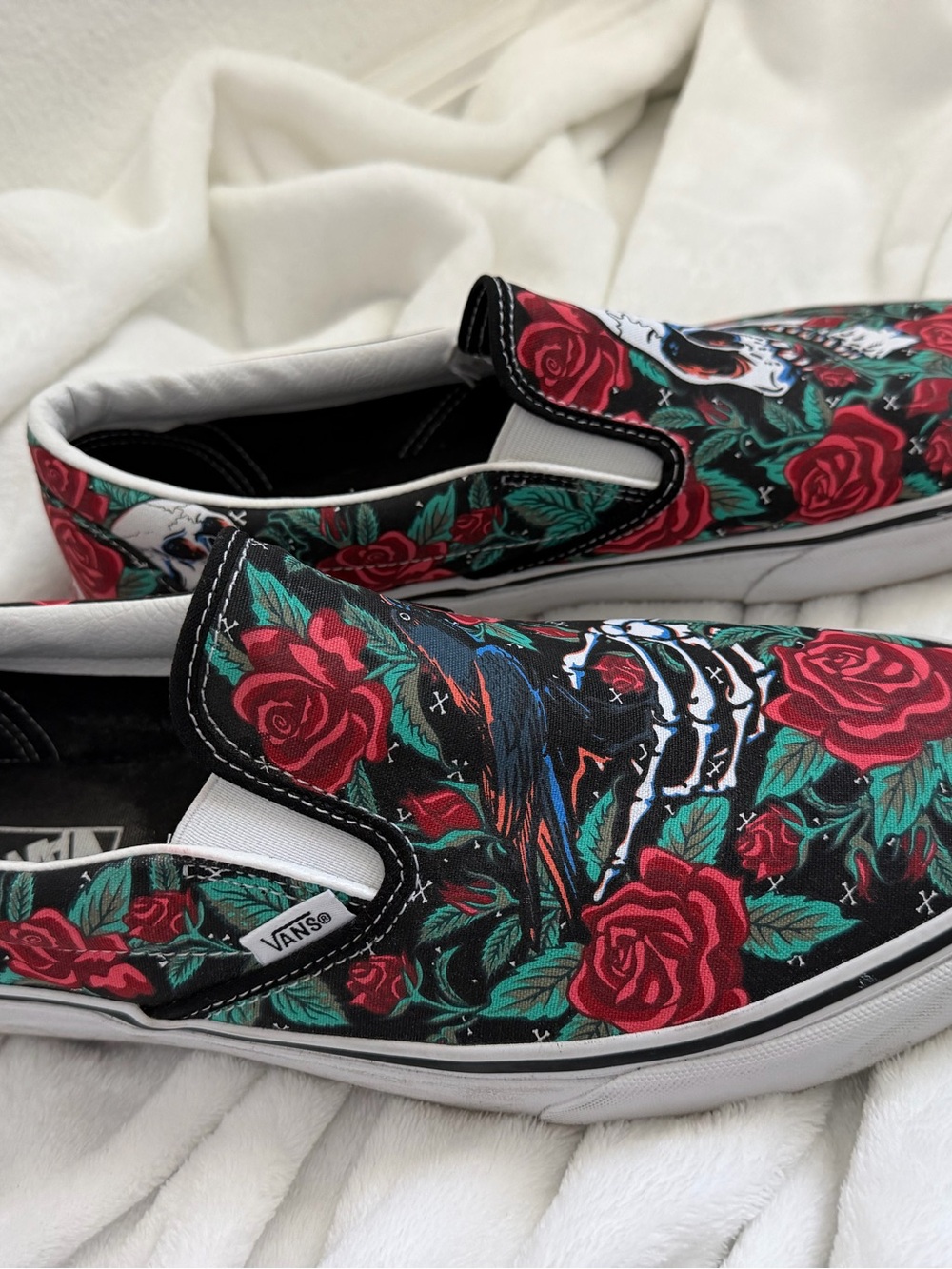 Vans Black Slip-On Skull Sneakers with Red Roses and Green Foliage - Picture 3 of 6